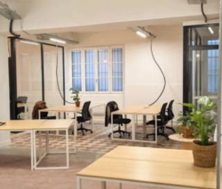 Bureau privé 12 m² 4 postes Location bureau Rue Mandron Bordeaux 33000 - photo 1